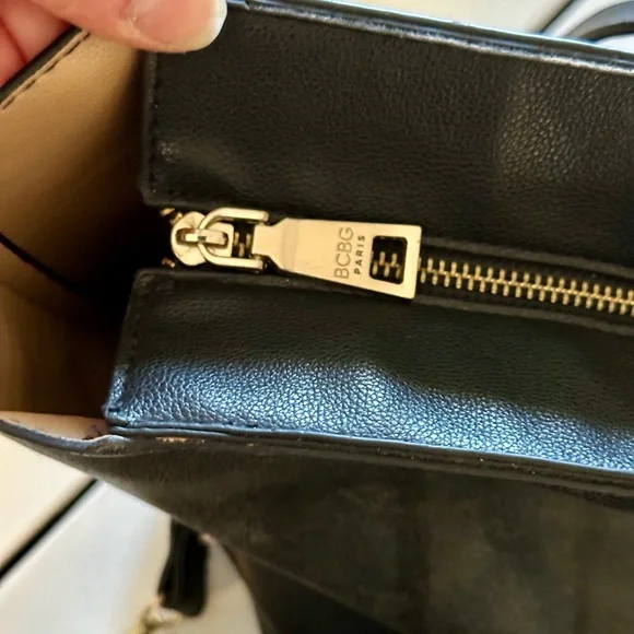 BCBG•Tote+Crossbody (set of 2) - Picture 6 of 16